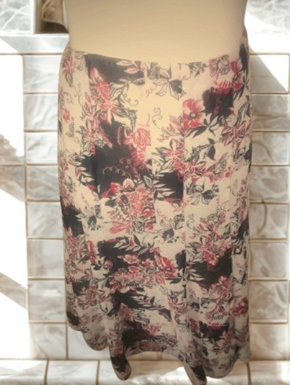 Studio 1940 Floral Skirt Size 18/20W
